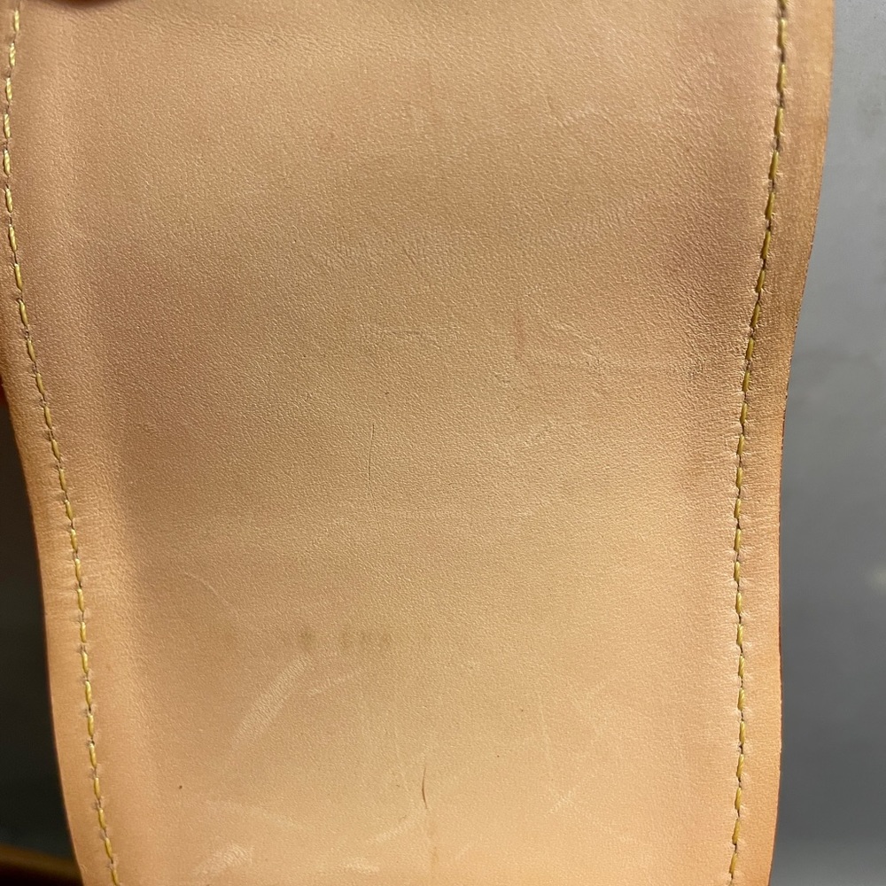 Louis Vuitton Purse - Picture 9 of 16